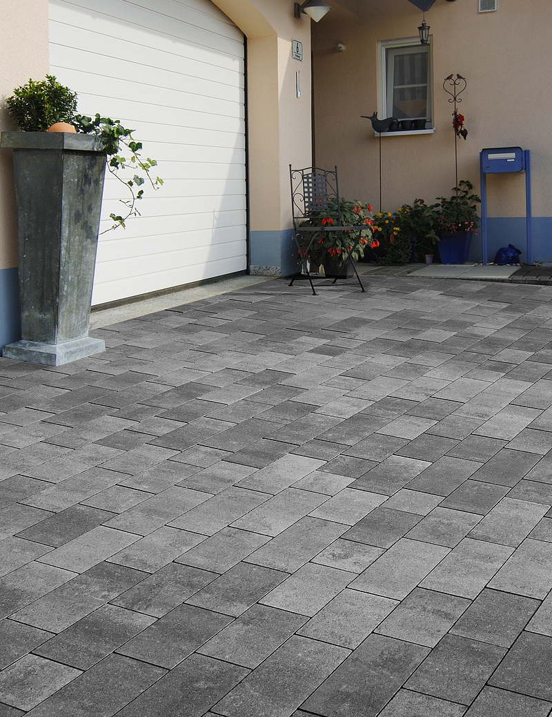 Germania Linear® Gris Anthracite Nuancé Pavé Béton Nuancé Multi-formats Ep. 8CM  0,83m²